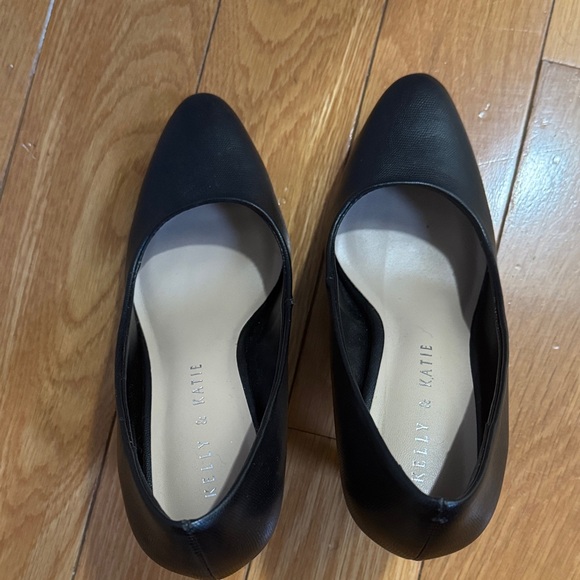Kelly & Katie / KK Tiana Black Pump Heels - Picture 6 of 8